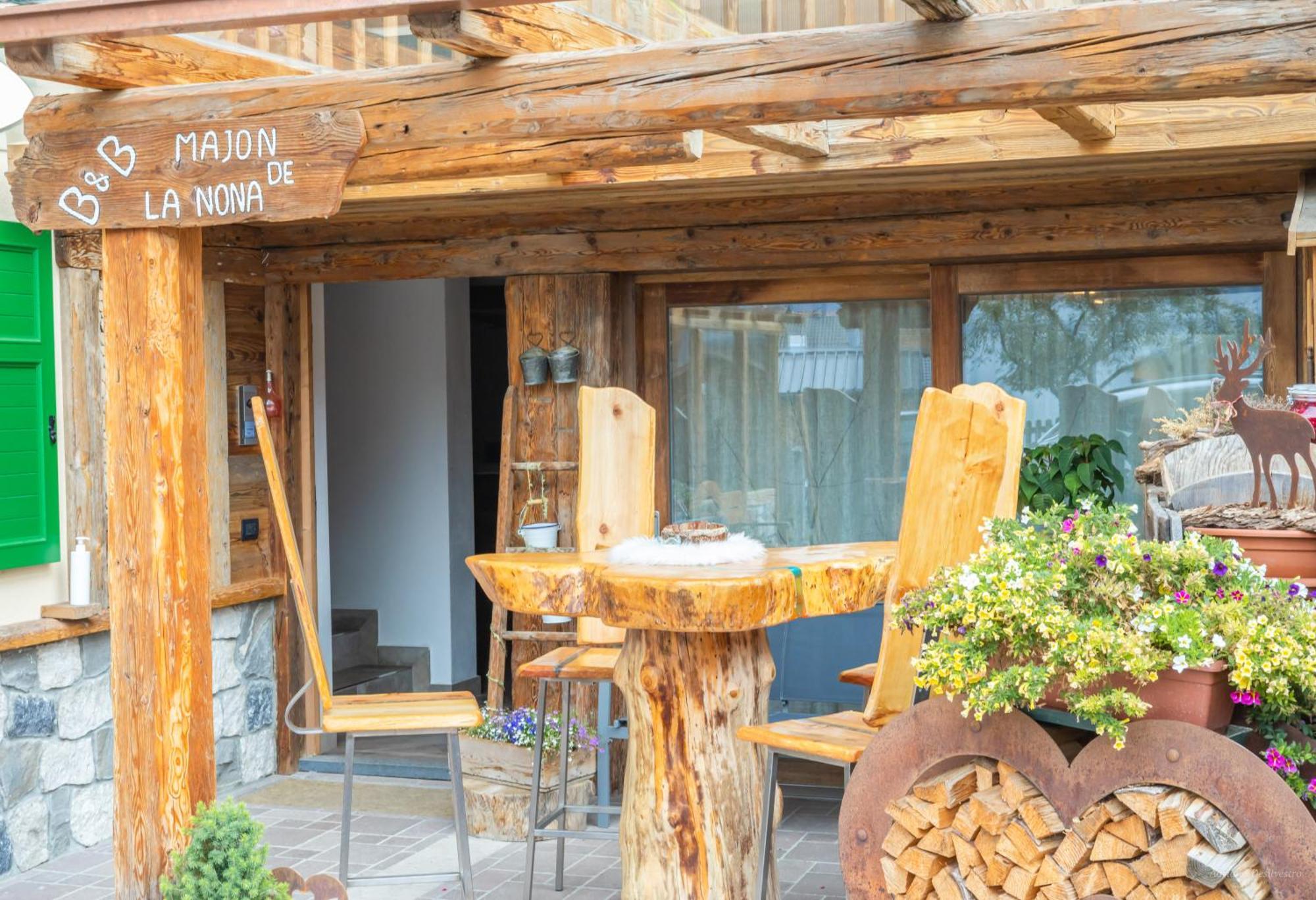 Majon De La Nona Hotel Pozza di Fassa Ngoại thất bức ảnh
