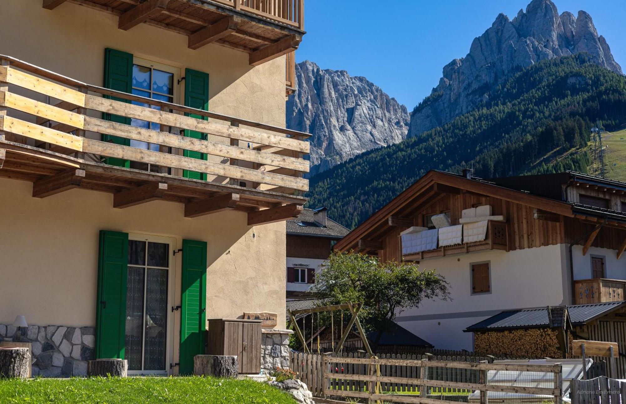 Majon De La Nona Hotel Pozza di Fassa Ngoại thất bức ảnh