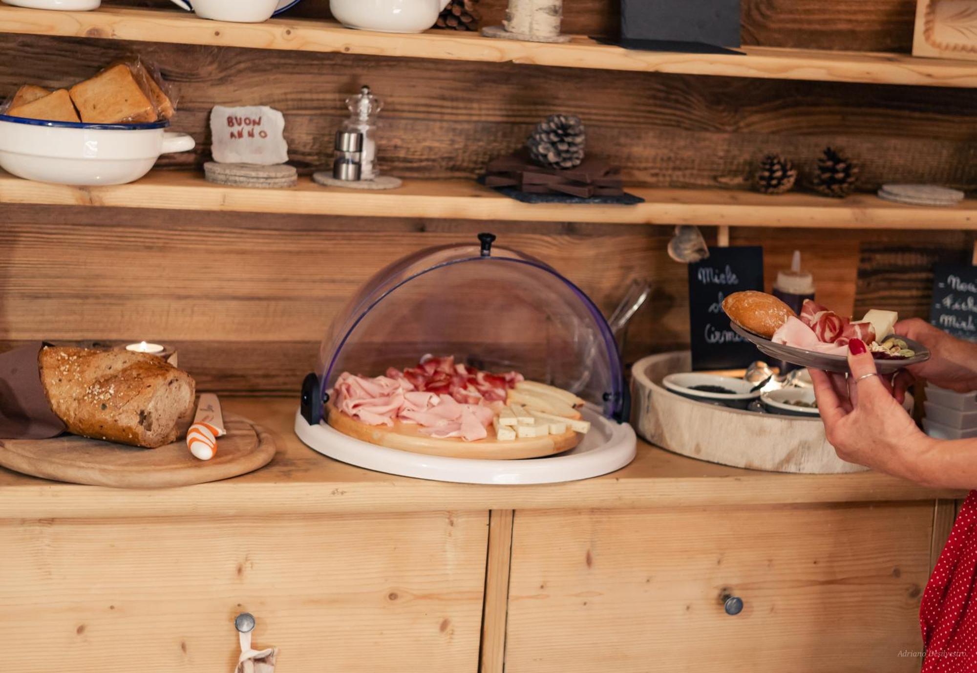 Majon De La Nona Hotel Pozza di Fassa Ngoại thất bức ảnh