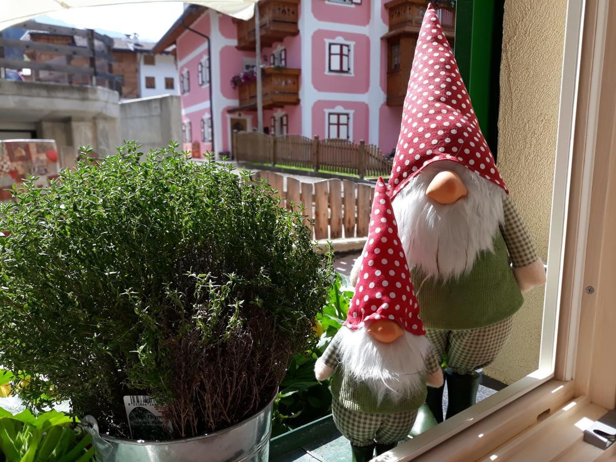 Majon De La Nona Hotel Pozza di Fassa Ngoại thất bức ảnh